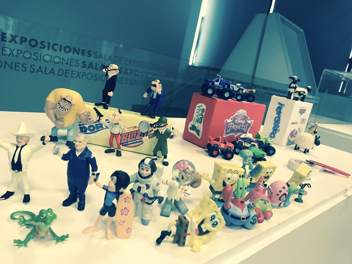 figuraspvc's tweet photo. Esto va para adelante!!! @BiblioBadajoz #figuraspvc https://t.co/u6XtjdByBx