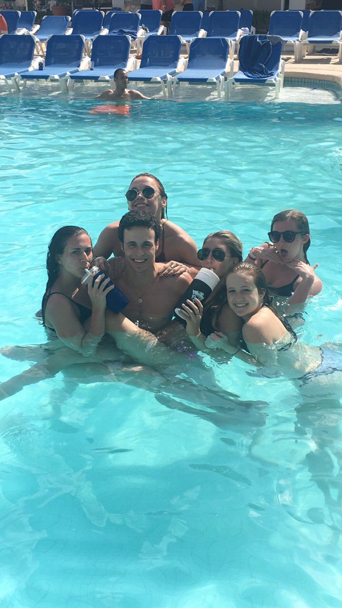 Alli_Capeti's tweet photo. Happy birthday peener💕 @LukasPeine https://t.co/rjvu6WHISm