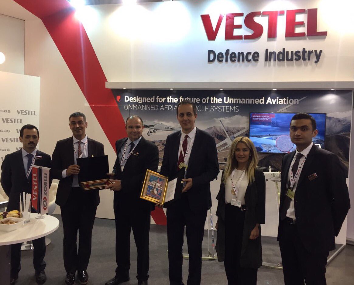 lentatek_'s tweet photo. IDET 2017 Fuarı'nın kapanışını, SSM temsilcilerimizin değerli katılımlarıyla yaptık.
#VESTELSavunma #VESTELDefence #IDET2017 #IDET https://t.co/JibEeaMqeX