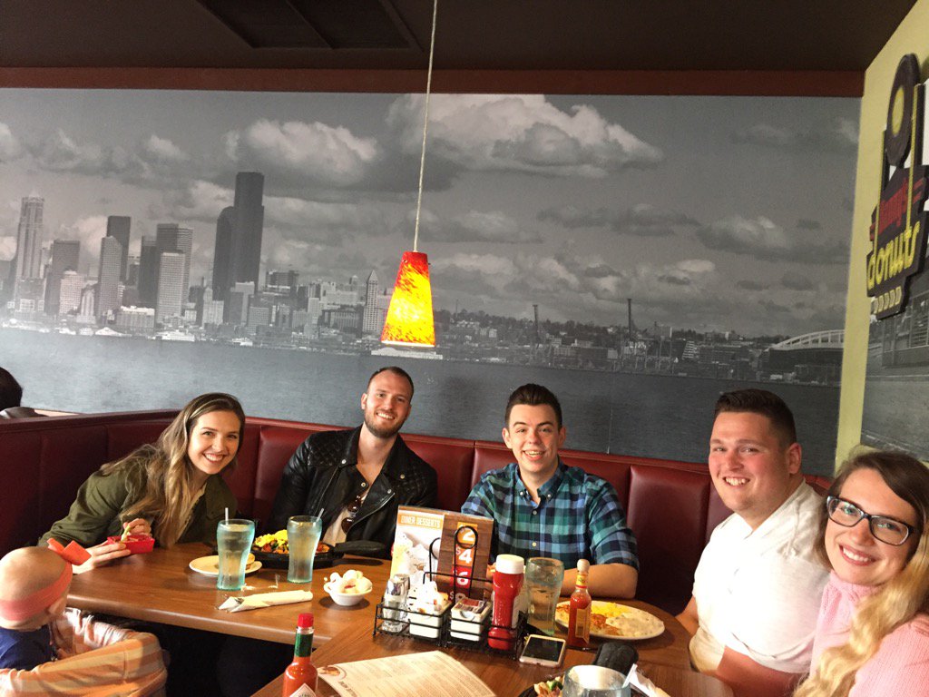 Ghyrnwakefield's tweet photo. Denny's!! #themvmnt@nfc https://t.co/14XqLMSvmi
