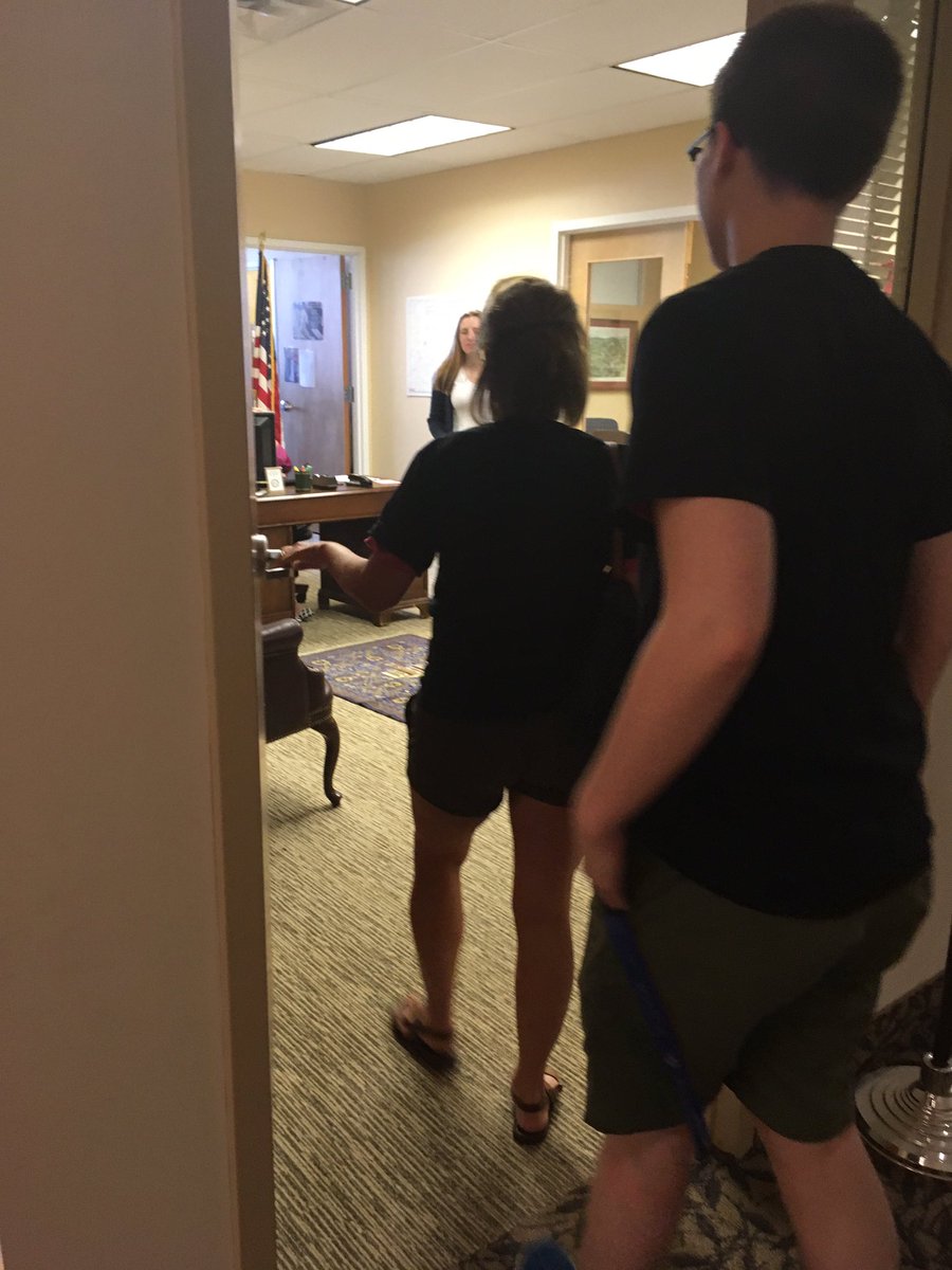 PPADMV's tweet photo. More constituents heading into @RepComstock's office to join the #PPSearchParty!
#WheresComstock #ResistanceRecess https://t.co/I6JphZbEUU