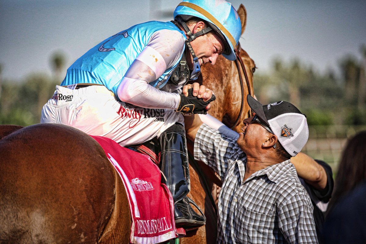 BruinLisa's tweet photo. Sometimes when I'm editing, I find random shots that remind me why I love racing. This is one of them..,😌 #DenmansCall #RacetrackRandoms https://t.co/4jFmYEOVku