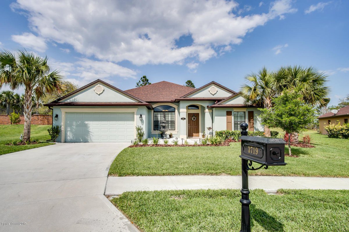 Real321Lux's tweet photo. 4br/3ba #Titusville, FL! Don't miss this gorgeous property! Full listing details: https://t.co/bRkAu2XgsP #real321lux #brevard https://t.co/foK97lYP6F