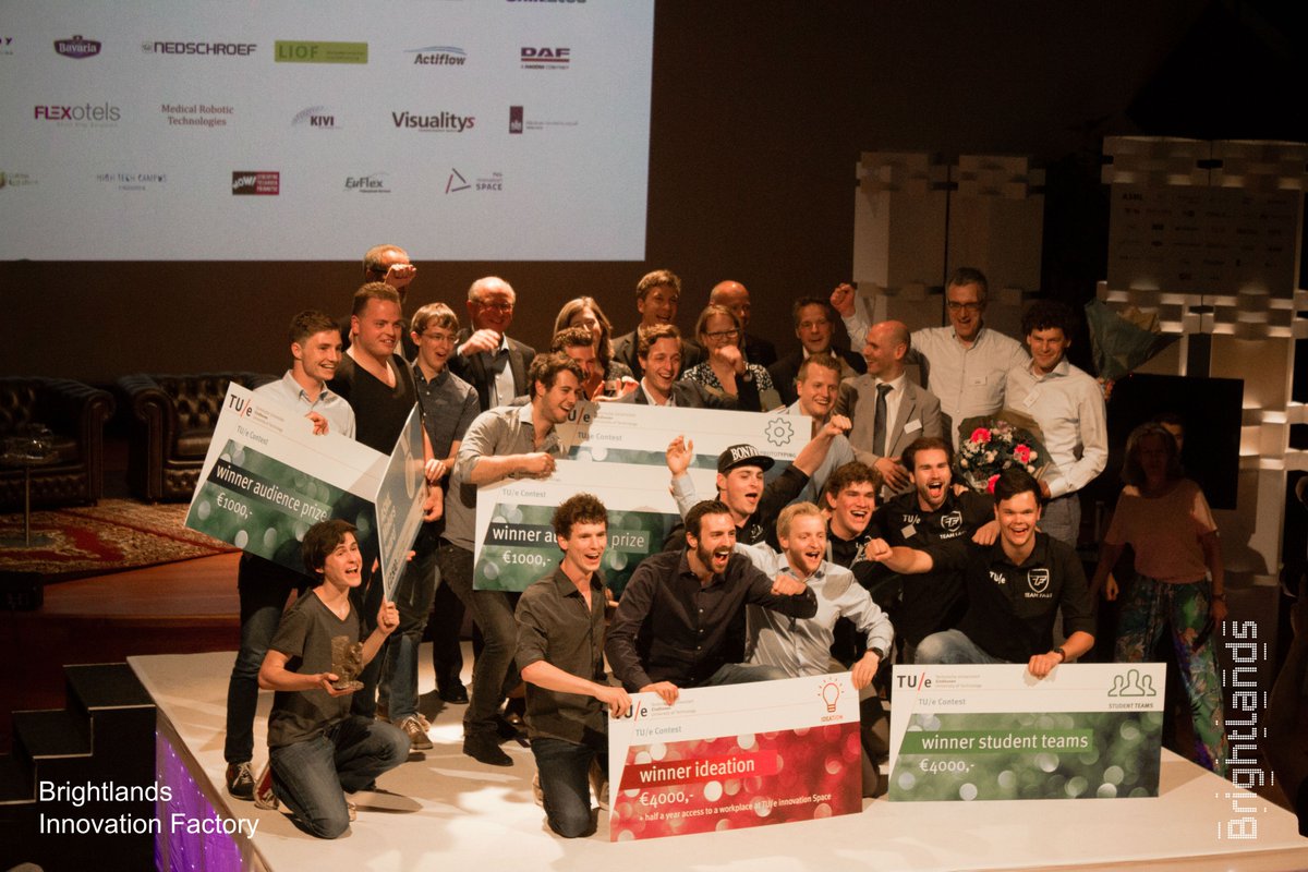 BrightlandsIF's tweet photo. @TUecontest Contest 2017 winners are out! They also took home the @Brightlandsnl prize, an interactive coaching session @BrightlandsIF! https://t.co/8KSVj4uMVl