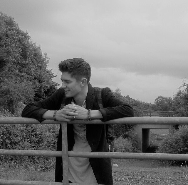 JTMarshyy's tweet image. Smile!😊 Like/Retweet for a dm, will be doing all❤️