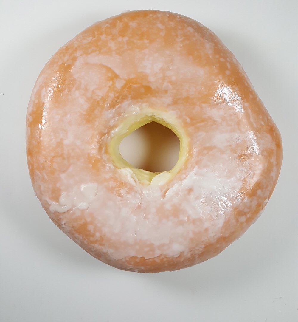 UNIXGallery's tweet image. #nationaldonutday deserves a big #donut &quot;Glazed Donut&quot; by #peteranton 44 x 44 x 16 in-112 x 112 x 40 cm
 #unixgallery #sculpture #chelsea #🍩