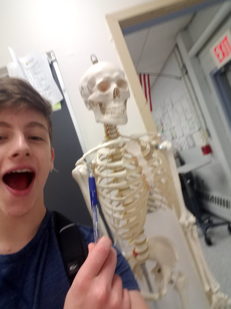 shulman_eric's tweet photo. #devilschat the Skeleton in healthcare gave me a pencil😊😊 https://t.co/taQnODmLxS
