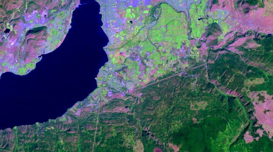 GEOjobeGIS's tweet photo. Interesting to look at Agricultural land Kelowna, BC 1990 (R) v 2010(L) w/ Landsat imagery via #MapLapse https://t.co/kCi8xspwjG #mapthis https://t.co/6C28sb0MaY