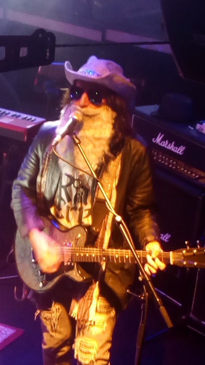 mariskalrock's tweet photo. ¡¡Jorge Salán (@SalanOficial ) se convierte en el líder de ZZ Top!! Su show está arrasando en @chango_live . @RockEstatalRec https://t.co/Ict9FN4liw