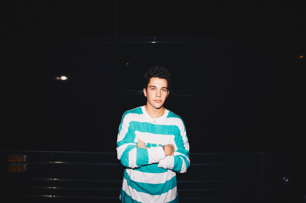 AustinMahone's tweet photo. In New Orleans for the day! Where should I go? What should I do? https://t.co/sVqNWDwo0n