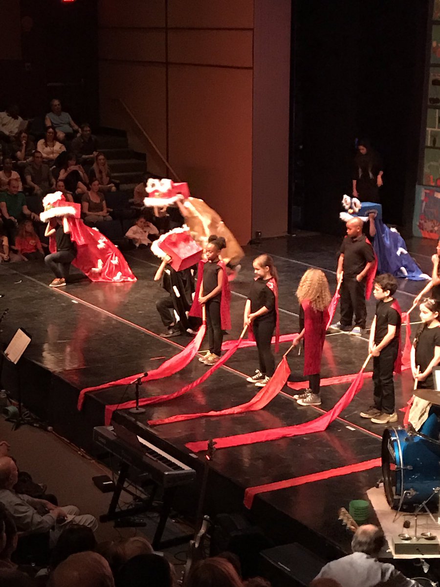 MelissaatAFS's tweet photo. Such a great lower school performance happening now @AbingtonFriends https://t.co/SQuu6k9gn4