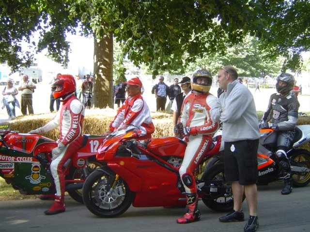 DaveHailwood1's tweet image. #FOS 2004 what a day that was. Can't wait for #FOS2017 #Ducati #MiketheBike