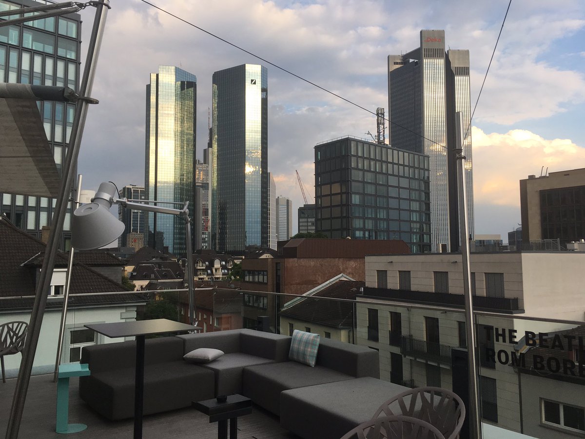 FreundImWeb's tweet image. Blüte im Westend - Rooftop Bar Flowcation #Flowthekitchen #Flowcation #Frankfurt #Location