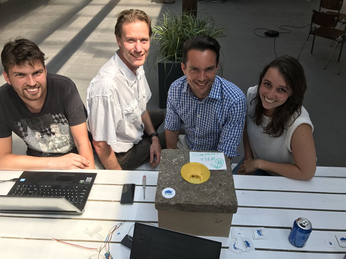 henrydoornekamp's tweet photo. Result #Hackathon Harderwijk, onze smart connected stoeptegel die middels sensoren onkruid monitoring op afstand geeft. #cleancity #hackioth https://t.co/wVlcCZyEO3