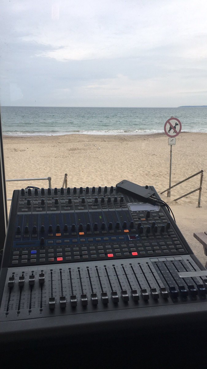 Today's #office #tributeland facebook.com/robbingwilliam…