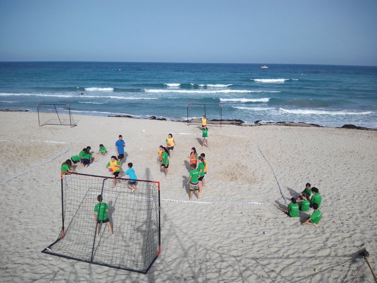 BmCdoriol's tweet photo. @dxtsorihuela Jornada balonmano playa 2017, nuestros peques todoterrenos. #notodovaserpista #diversion #BeachHandball https://t.co/sUz8RcBLFs