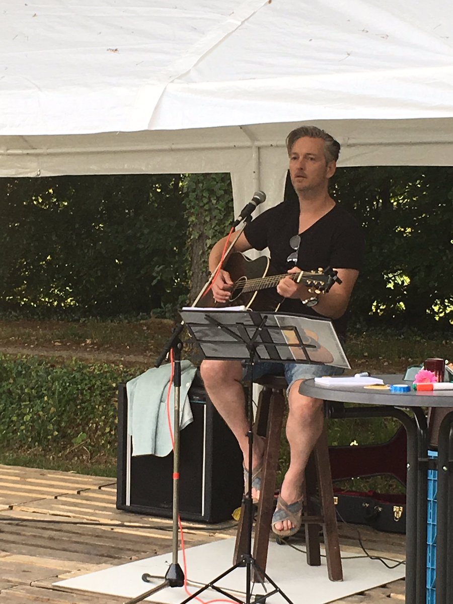 Dennis Vos singer songwriter/Nashville recording artist