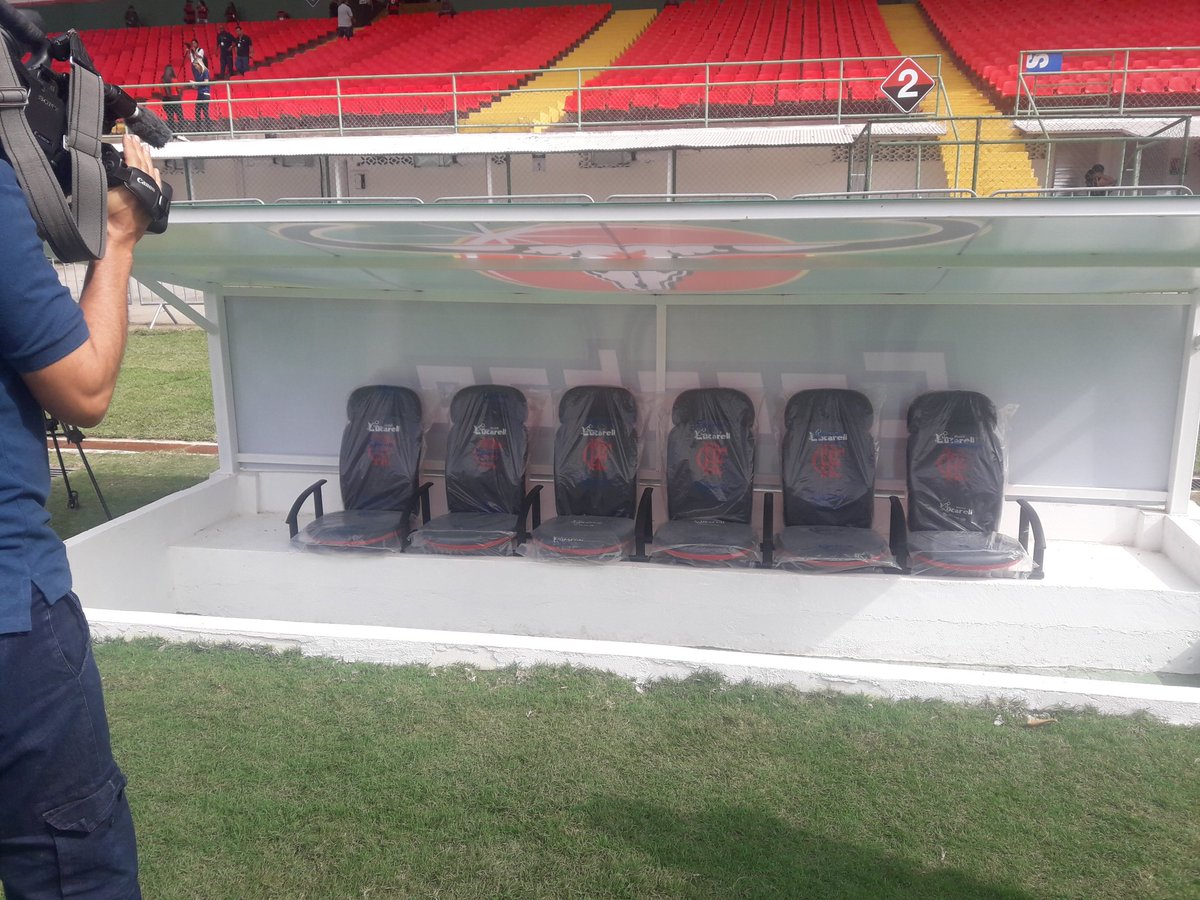 allanfsilva's tweet photo. Banco de reservas.
#ArenaFla https://t.co/JaXfKe89JN