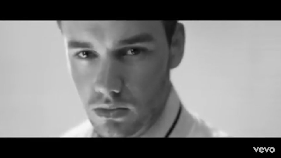 hesonlybrave's tweet image. #StripThatDownMusicVideo