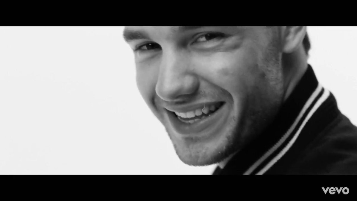 hesonlybrave's tweet image. #StripThatDownMusicVideo