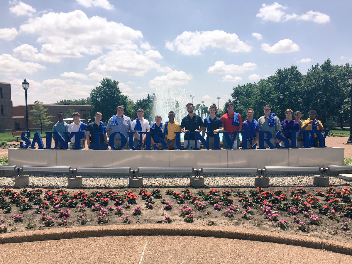 BMHSCollegeRun's tweet photo. "Legit" tour of St. Louis University with BM alum Brad Giacone '14. Thank you to @The_Billiken 
#beabilliken #visitslu #CollegeRun17 https://t.co/RpO34bpfZO