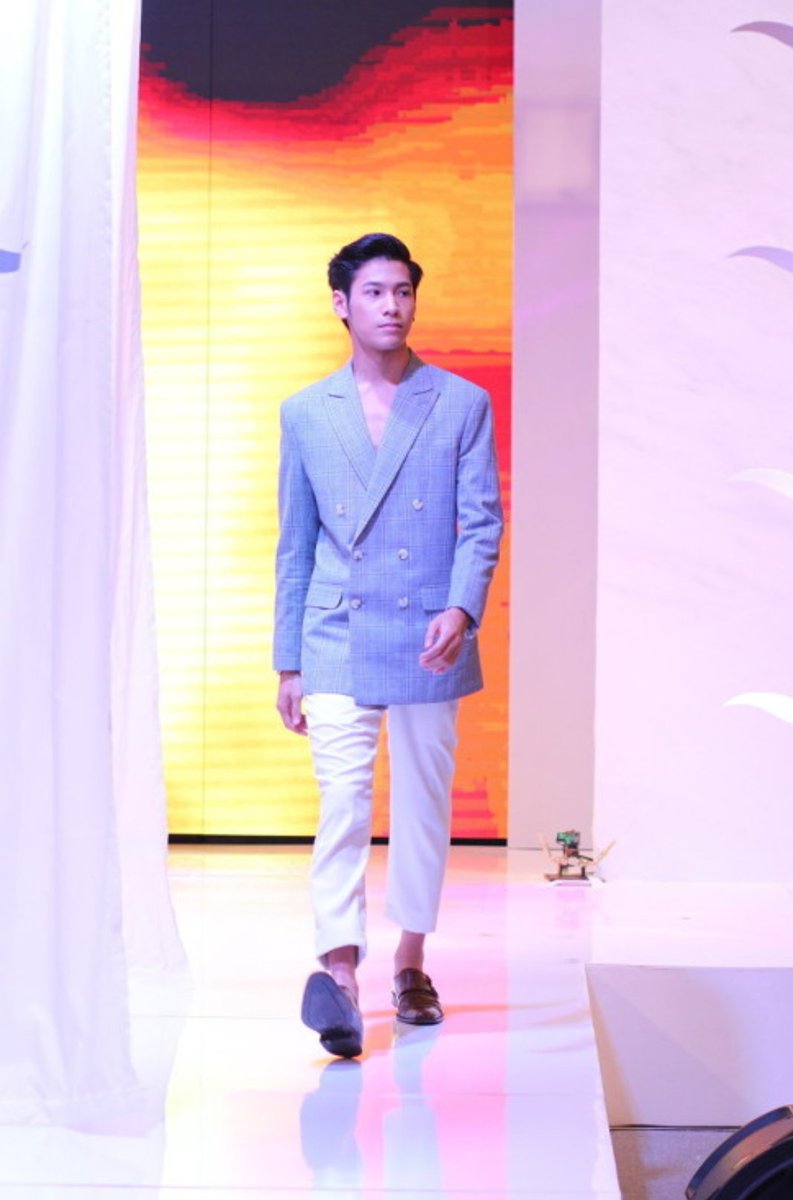 PRSingto's tweet photo. ภาพจากงานแฟชั่นโชว์ IMAGE #NeverSayHide By Dermatix
https://t.co/QIT2xyUh2j
#SingtoPrachaya https://t.co/vmL15Ic5jj
