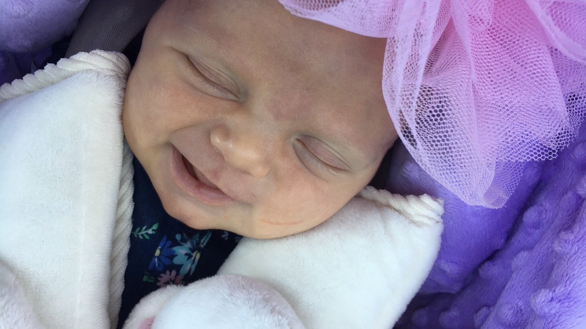 egparkk's tweet photo. here's today's dose of Charlee to brighten up anyone's day 😍💗 #almostamonth #CAbaby https://t.co/pc5oAMxS3N