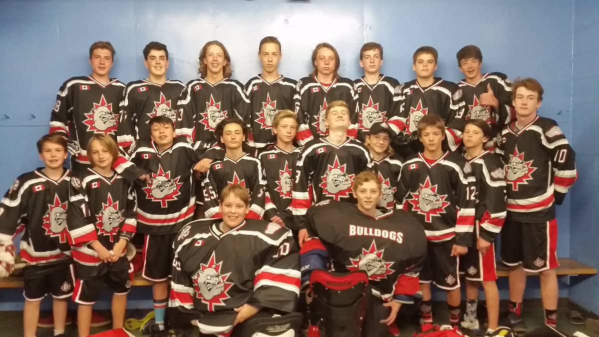 HHbulldogslax's tweet photo. The Bantam Bulldogs before their first game vs Brampton at the McCauley Tournament #JMMT8 https://t.co/ZfquBzxnNr
