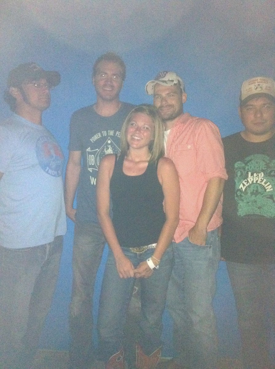Krishhhhhtina's tweet photo. That one time 6 years ago @TheyCallMeTuff and me crashed @moonshineband in OKC and drank Capri Suns #SunburnFromHell https://t.co/jAgQJCB1vx