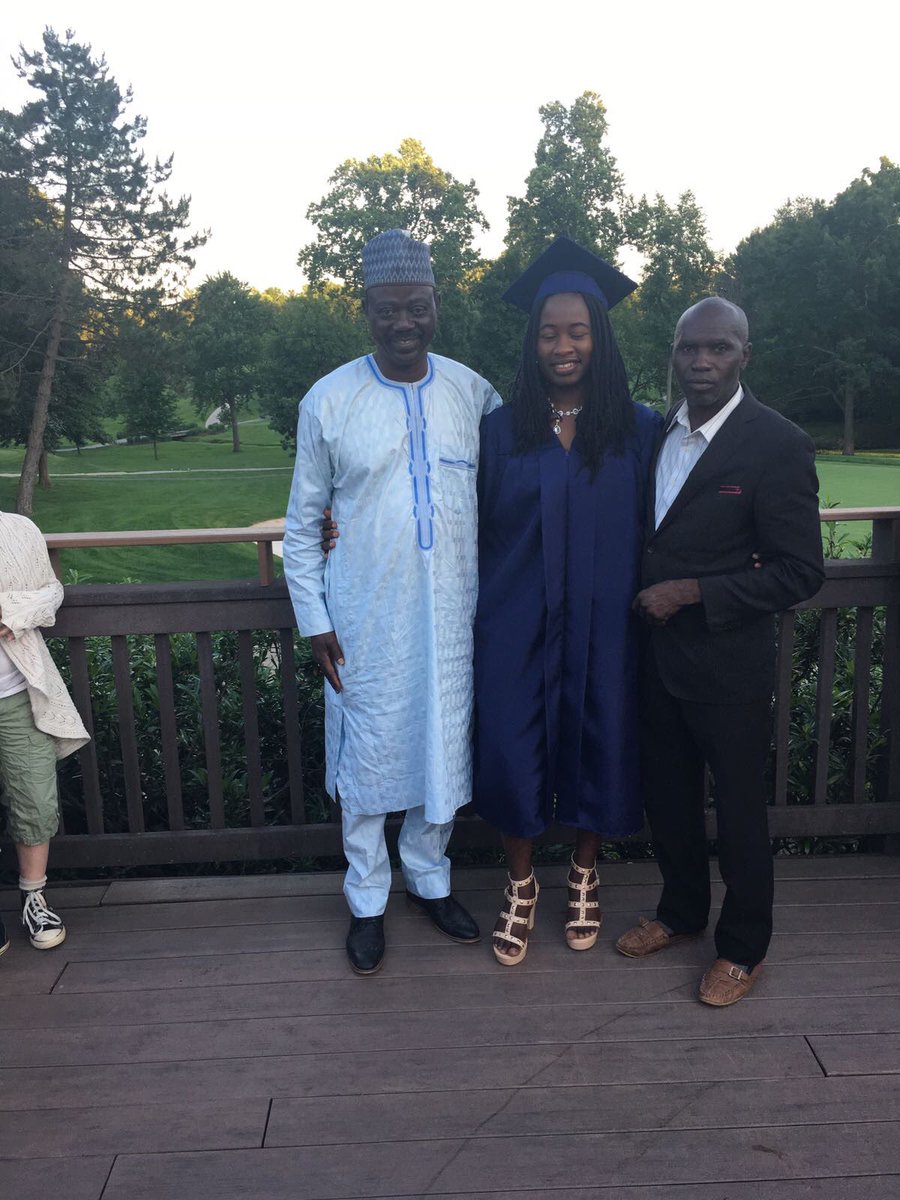 EduMustContinue's tweet photo. Congratulations girls on graduating! #BringBackOurGirls #educationmustcont https://t.co/UJnMWUuNV3