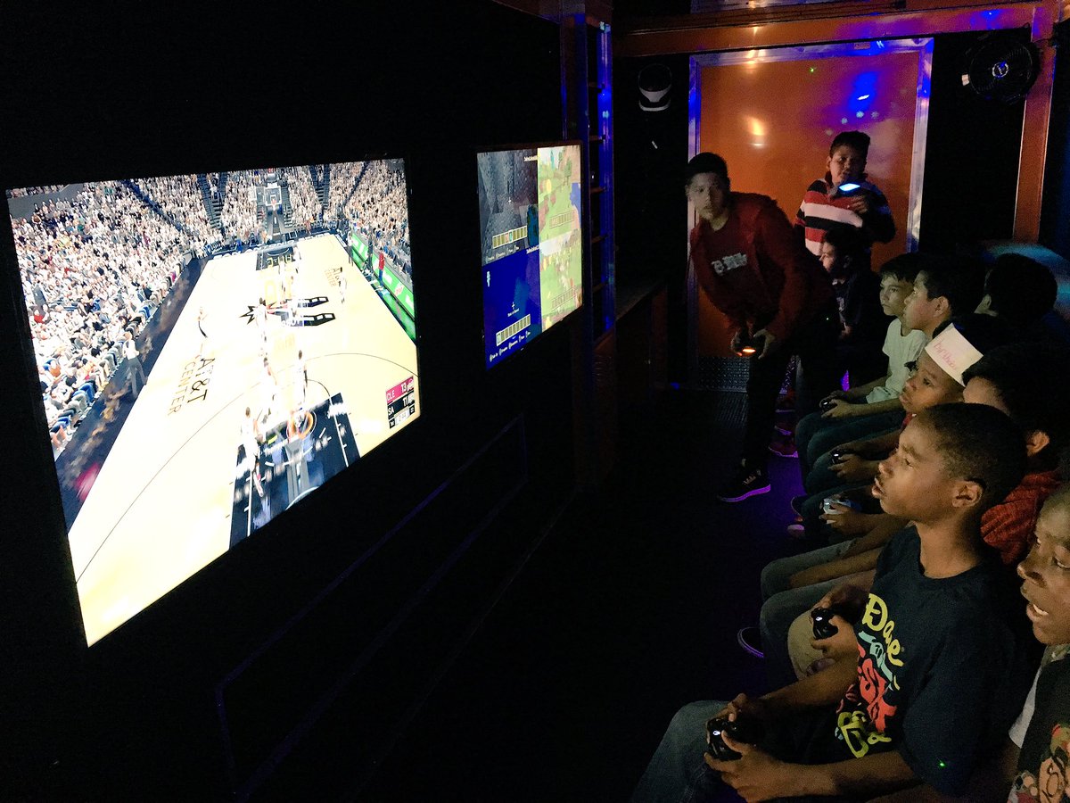 eaepanthers's tweet photo. Ss had a great time on the #VideoGameBus for the #PBiS celebration! @ABSSWeb @participate @mzchristian00 https://t.co/OCDR6v7jcT