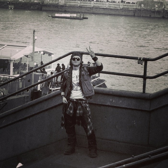 SleazyLizards's tweet photo. Today:Jet's #Instagram choice!
#SL #London #UK #Thames #river
Great #times...even better combined with #Jager in hands &amp; #street #musicians! https://t.co/X9hfZi3czp