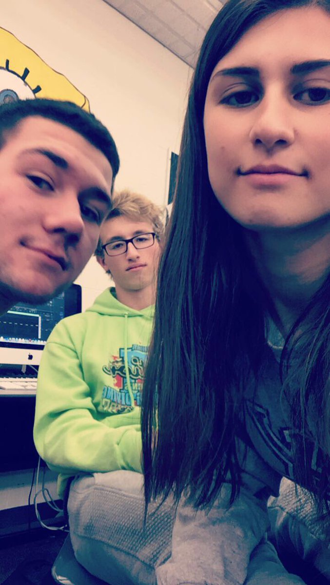 grandmasterzoom's tweet photo. Happy birthday homo @ashxaxruns https://t.co/c4BE2K0lQj