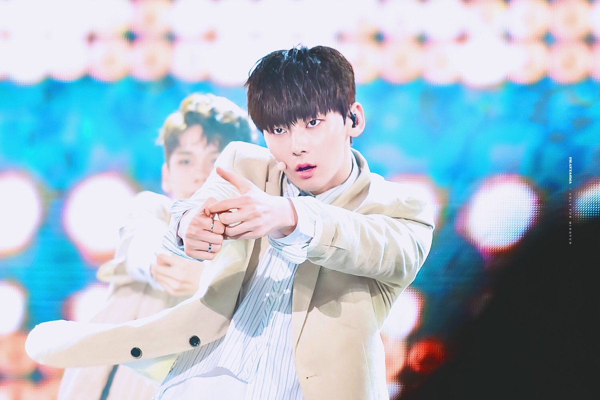 phantasma_mh's tweet photo. #프로듀스101 #황민현
3차 투표 마감은 오늘 오전 11시까지입니다. 데뷔 여부가 불확실한 12위 민현이에게 꼭 투표해주세요. :) https://t.co/lOY4M7kPDC