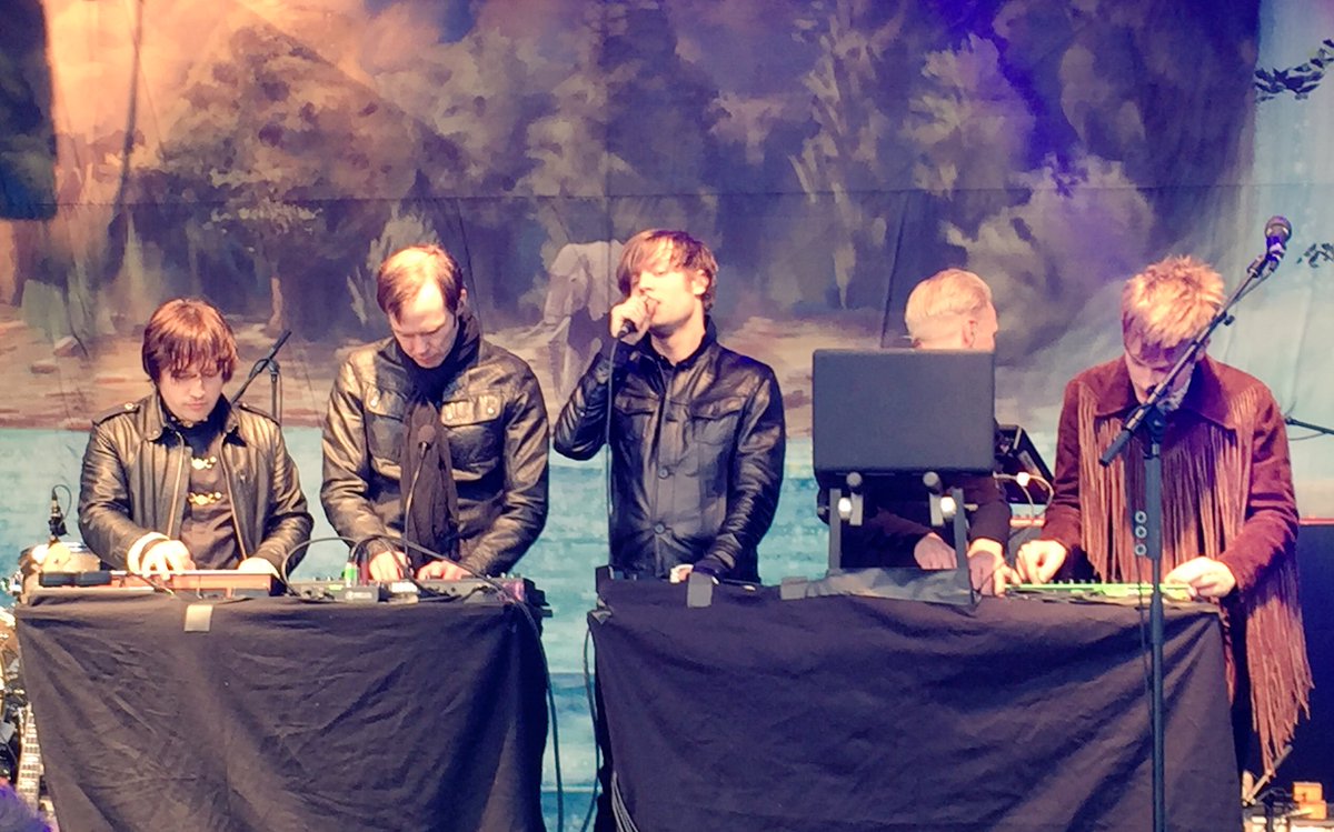 Sven live in #helsinki ! #HIMYM #howimetyourmother #mandodiao