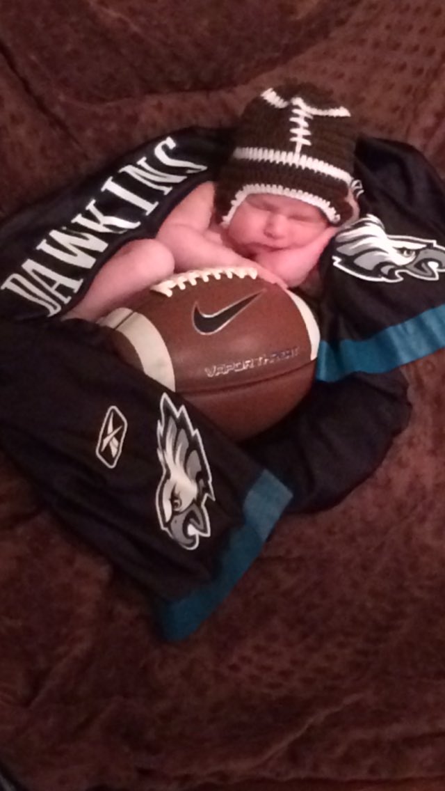 djthrees33's tweet image. Newest Eagles fan sporting some @BrianDawkins gear.  #goat