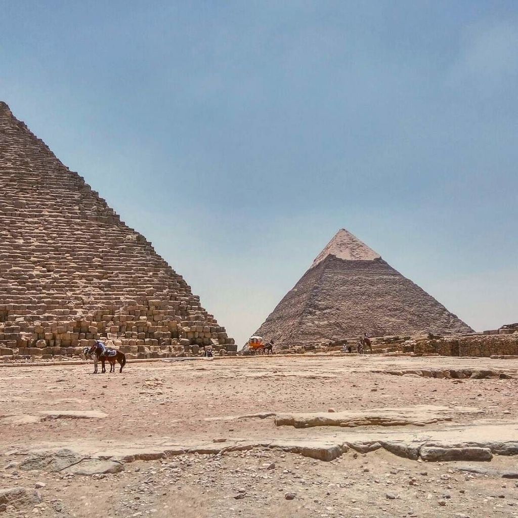 LugaresdeLibro's tweet photo. Piramides de Giza, El Cairo #egipto #egypt #lugaresdelibro #instagram #instagramers #instadoors #nofilter #greatshot #architecturelovers #a… https://t.co/i1DBswbazw