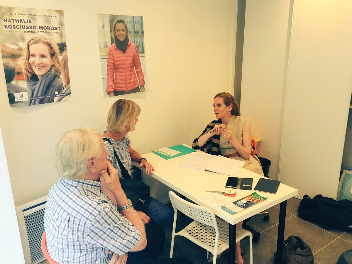 nk_m's tweet photo. Fiscalité et propreté, deux thèmes particulièrement présents aujourd'hui lors de ma tournée des commerçants et ma permanence hebdomadaire https://t.co/7o06yWqVj7