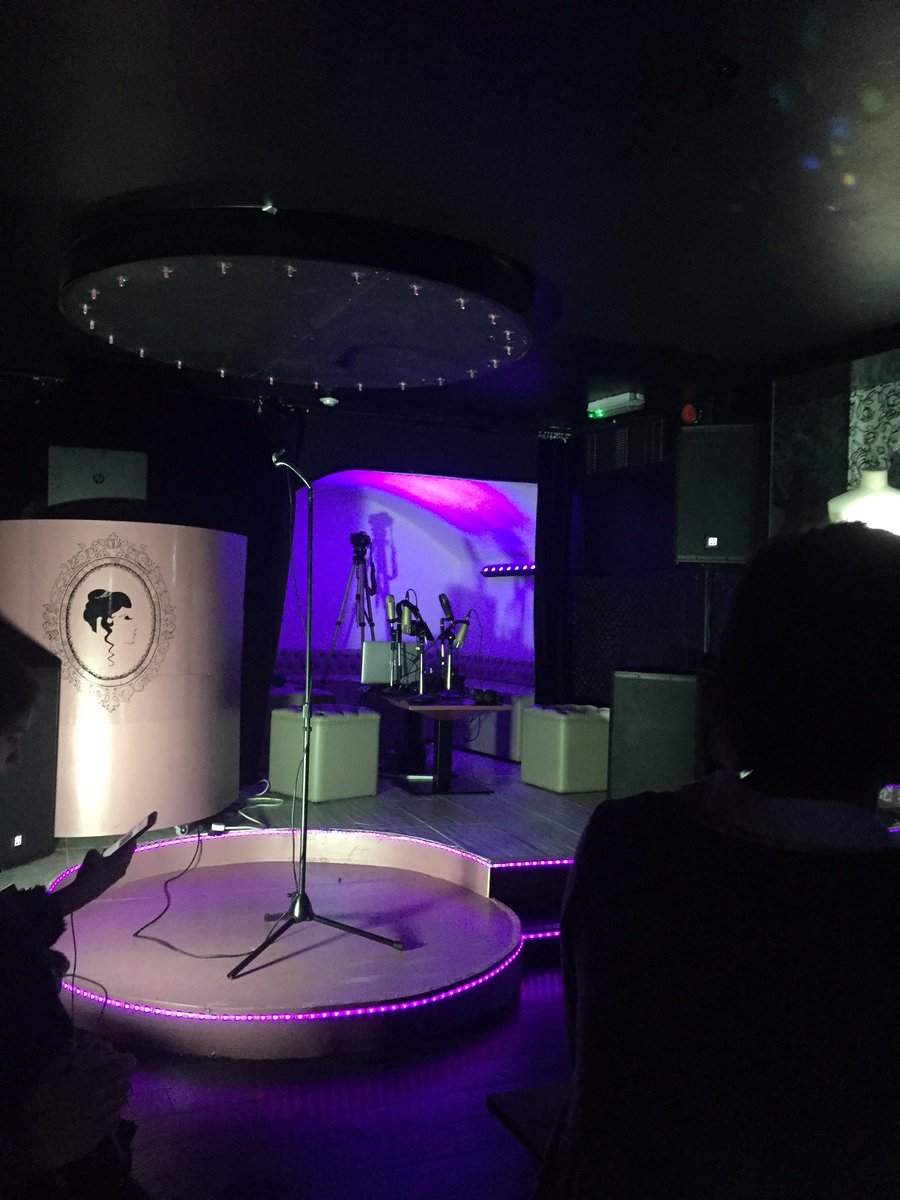 RONYMUSICOFF's tweet photo. Playing a showcase for @VoovixWorld tonight!! https://t.co/xSLvRUaie1