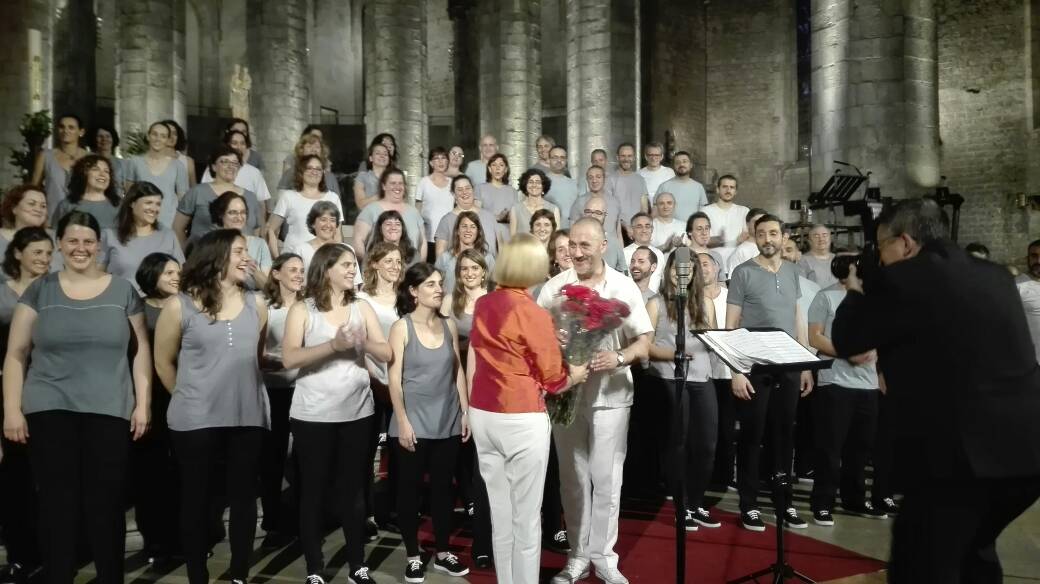 clubmes's tweet photo. 😰 PER QUÈ? PER QUÈ S'HA ACABAT?  😆 Gràcies #CorVivace!! #LaNit2017 https://t.co/XmauMvw1FD