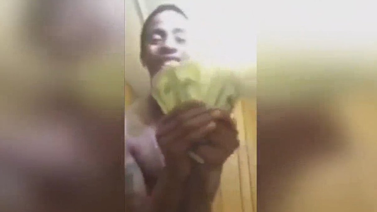 WATCH VIDEO Florida man on Facebook Live busted by cops in middle of broadcast bit.ly/2syaskQ https://t.co/LpThxTXmWq