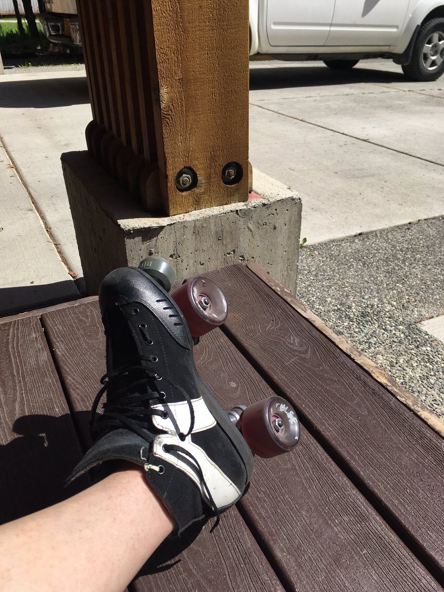 MarthaAmore5's tweet photo. Roller skating season! https://t.co/iWLYZcOPXv