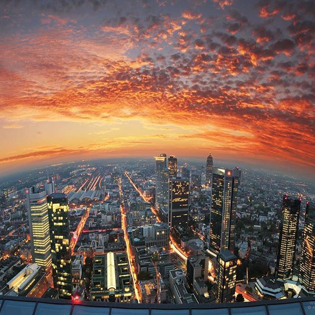 loralena's tweet image. Reposting @click.honeysm:
Can you name the city?

#instagood #wanderlust #landscape