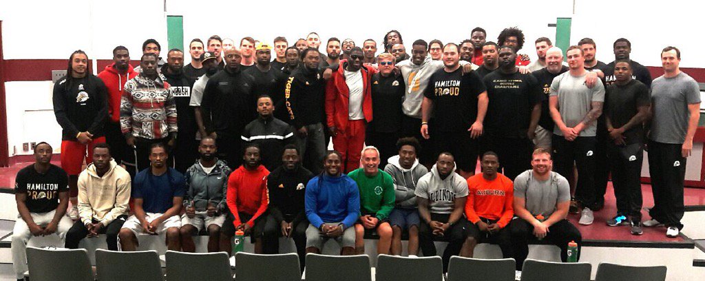 Jeff_Reinebold's tweet image. DEFENSIVE SQUAD PICTURE WITH @CoachJGlanville WAS AWESOME HAVING "THE MAN IN BLACK" WITH US @Ticats #ticketsforElvis