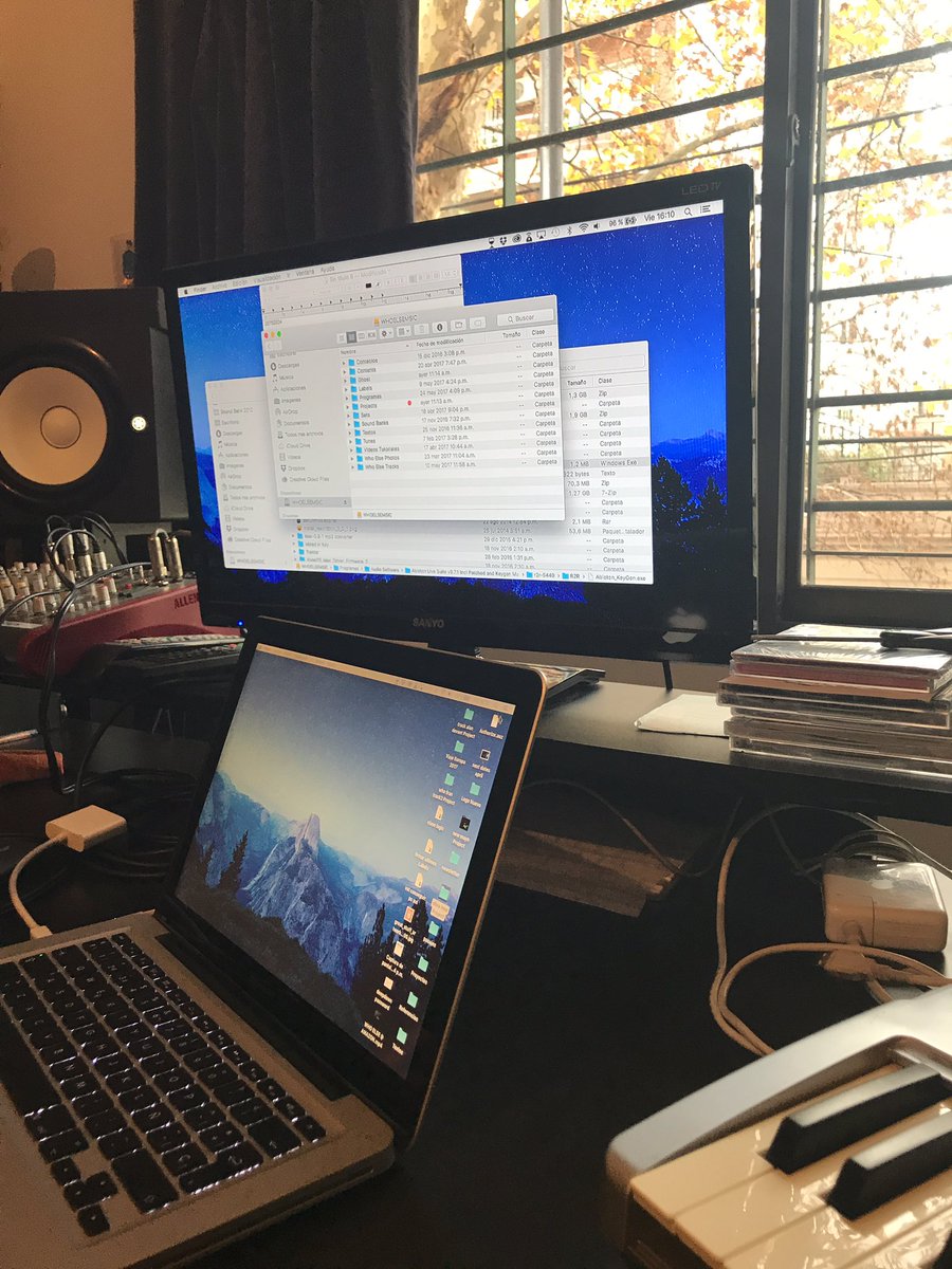 anhauserworld's tweet photo. Studio time!! 😍 https://t.co/sBZalU8Btb