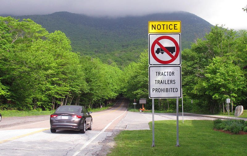 What's The Solution To Trucks Getting Stuck In Smugglers' Notch? VTrans Has Ideas bit.ly/2qIJHdi https://t.co/6BFScIY1i2