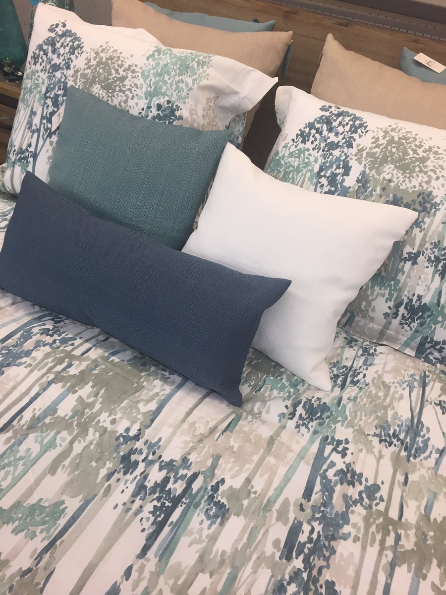 DesignTherapyHm's tweet photo. #cozybedroom #DowntownCourtenay #ComoxValley https://t.co/nb9LkJTu4X