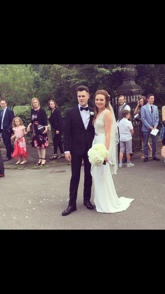 LuanGoldsmith's tweet photo. The most beautiful, romantic gorgeous wedding ever!!! @northern13 @mozzzer009 loved every moment.. ❤️🎩🎂🍾🥂🎉❤️❤️ https://t.co/MfFjyPcT4c