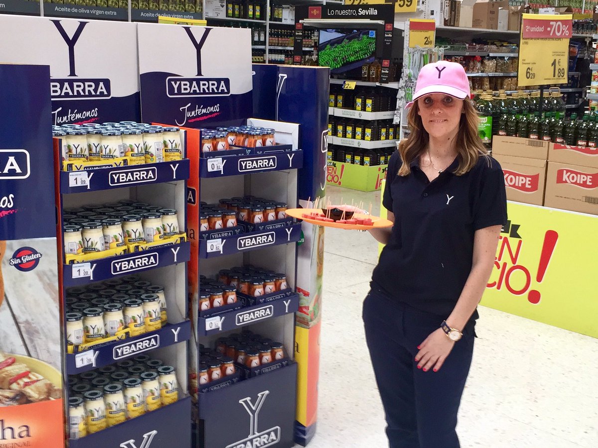 javiergastrea's tweet photo. @Gastreaft sigue promocionando la salsa Gaucha con @GrupoYbarra hoy y mañana en @CarrefourES Camas @nachonrufo https://t.co/FSmSyrdgaz