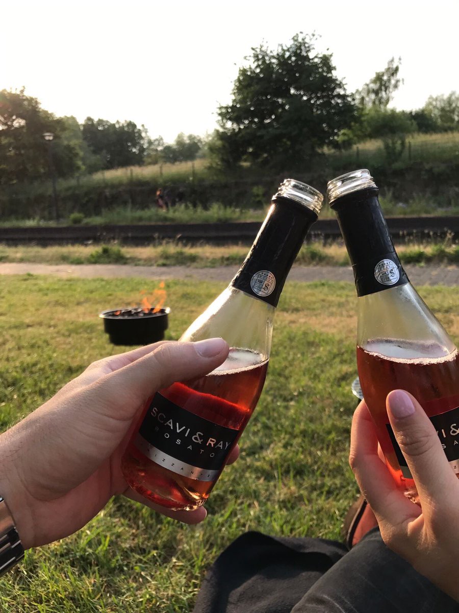 De eerste parkbbq is een feit! Cheers op nog heel veel van deze mooie dagen #cheers #bbqseason